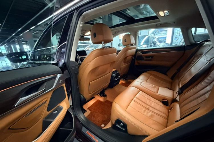 Used BMW 6 Series GT 2018 630i Luxury Design Package Interior 3
