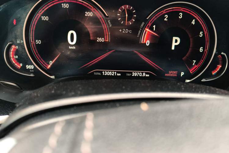 Used BMW 6 Series GT 2018 630i Luxury Design Package Odometer Close Up