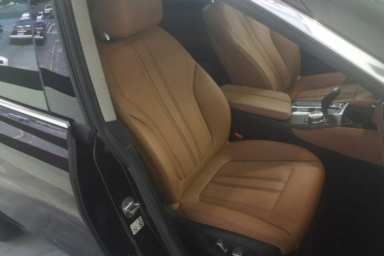 Used BMW 6 Series GT 2018 630i Luxury Design Package Right Front Seat