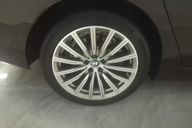 Used BMW 6 Series GT 2018 630i Luxury Design Package Right Rear Wheel Hub