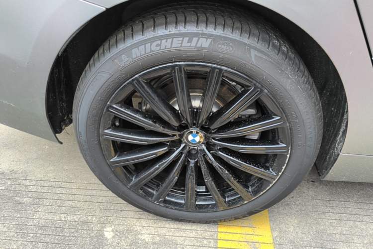 Used BMW 6 Series GT 2018 630i Luxury Design Package Right Rear Wheel Hub
