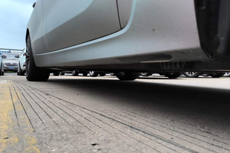 Used BMW 6 Series GT 2018 630i Luxury Design Package Right Side Sill