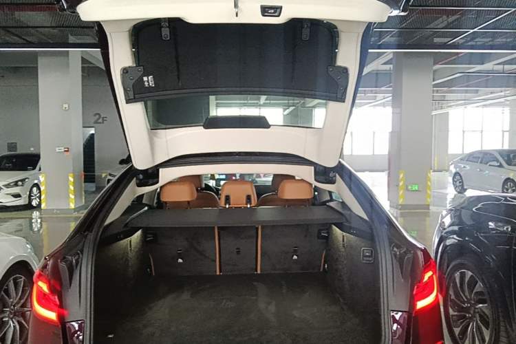 Used BMW 6 Series GT 2018 630i Luxury Design Package Trunk