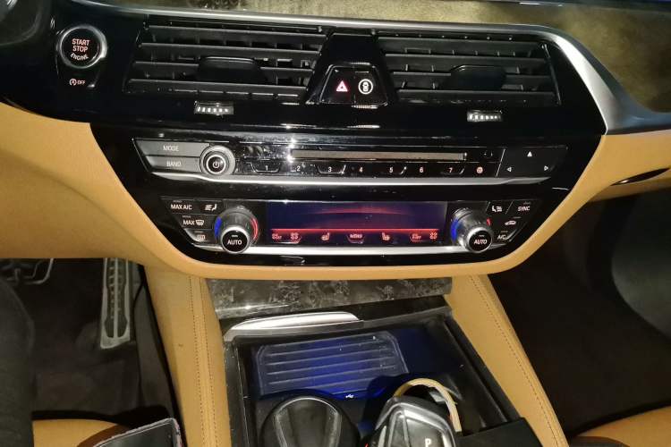 Used BMW 6 Series GT 2018 630i M Sport Package Audio And AC Panel