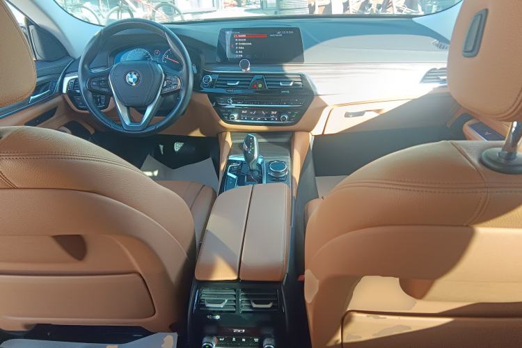 Used BMW 6 Series GT 2018 630i Luxury Design Package Center Console