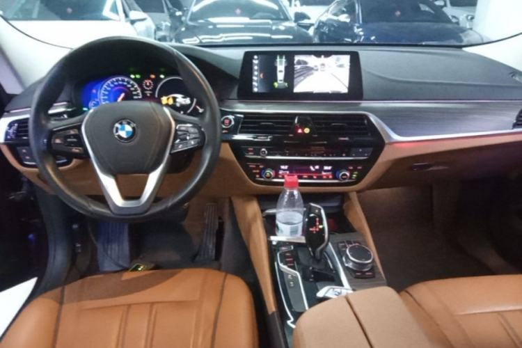 Used BMW 6 Series GT 2018 630i Luxury Design Package Center Console