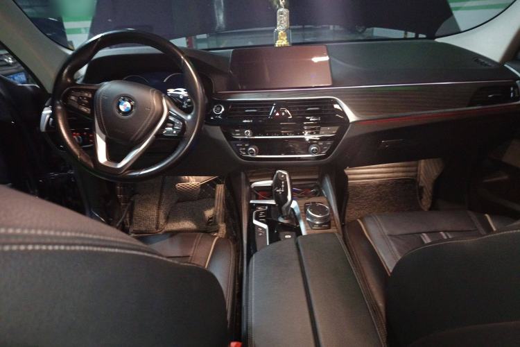 Used BMW 6 Series GT 2018 630i Luxury Design Package Center Console