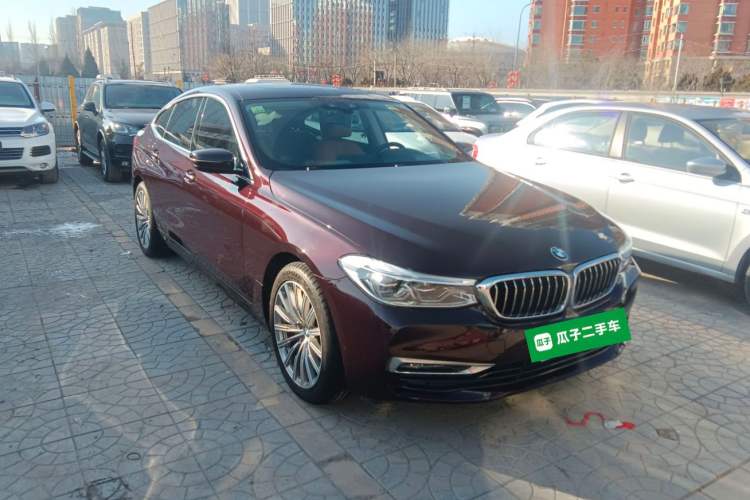 Used BMW 6 Series GT 2018 630i Luxury Design Package Front Right 45 Deg
