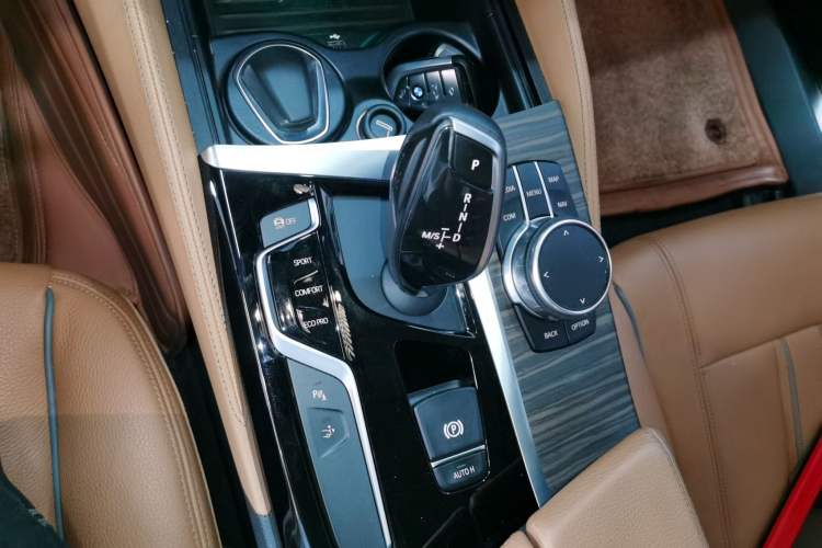 Used BMW 6 Series GT 2018 630i Luxury Design Package Gear Lever