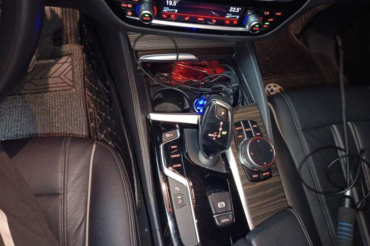 Used BMW 6 Series GT 2018 630i Luxury Design Package Gear Lever