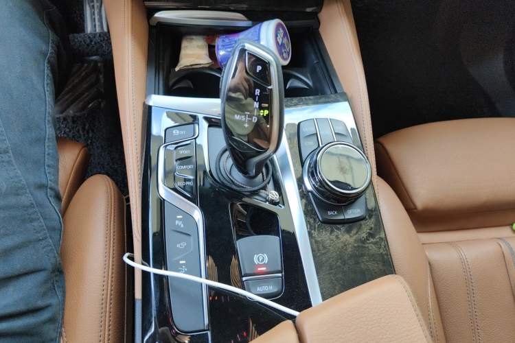 Used BMW 6 Series GT 2018 630i M Sport Package Gear Lever