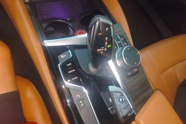 Used BMW 6 Series GT 2018 630i Luxury Design Package Gear Lever