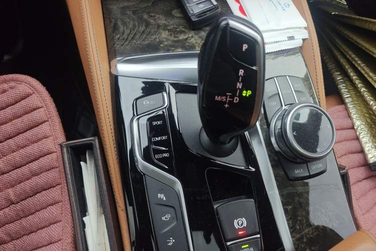 Used BMW 6 Series GT 2018 630i M Sport Package Gear Lever
