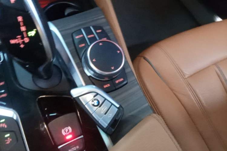 Used BMW 6 Series GT 2018 630i Luxury Design Package Interior 1