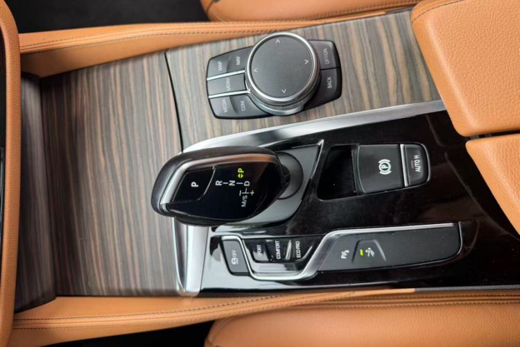Used BMW 6 Series GT 2018 630i Luxury Design Package Interior 1