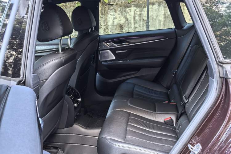 Used BMW 6 Series GT 2018 630i M Sport Package Interior 10