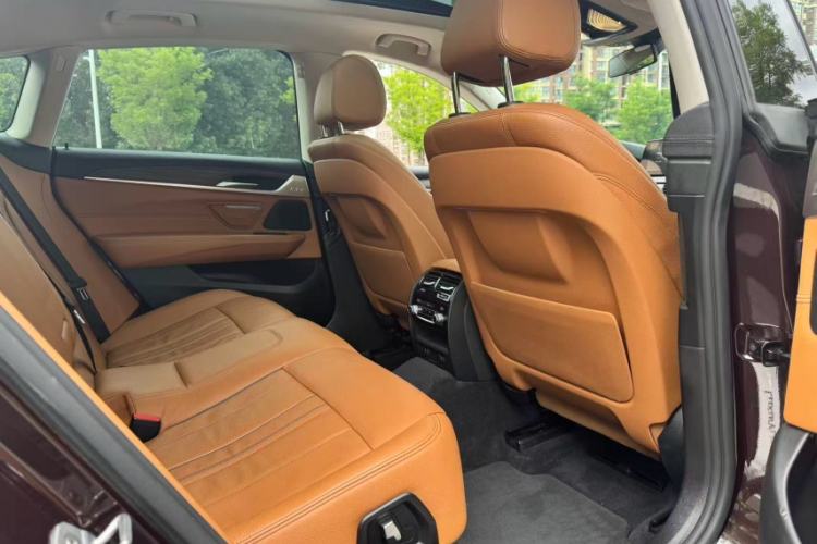 Used BMW 6 Series GT 2018 630i Luxury Design Package Interior 11