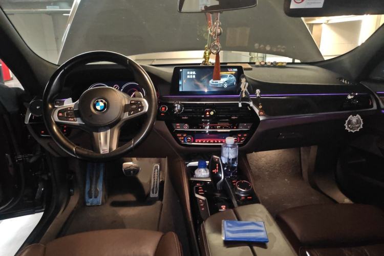 Used BMW 6 Series GT 2018 640i xDrive M Sport Package Interior 2