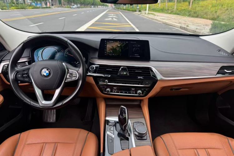 Used BMW 6 Series GT 2018 630i Luxury Design Package Interior 2