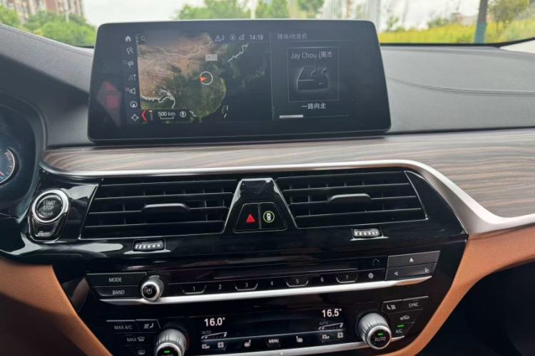 Used BMW 6 Series GT 2018 630i Luxury Design Package Interior 3