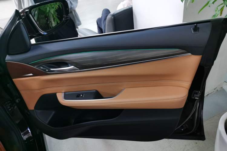 Used BMW 6 Series GT 2018 630i Luxury Design Package Interior 5