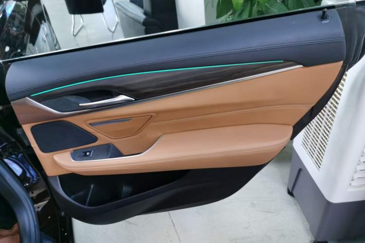 Used BMW 6 Series GT 2018 630i Luxury Design Package Interior 6