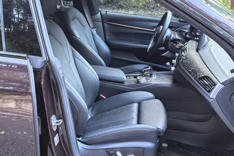 Used BMW 6 Series GT 2018 630i M Sport Package Interior 9