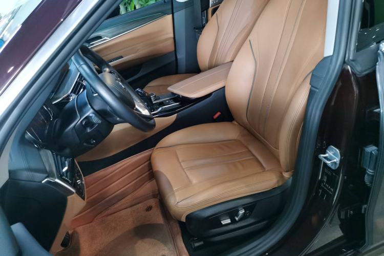 Used BMW 6 Series GT 2018 630i Luxury Design Package Left Front Seat
