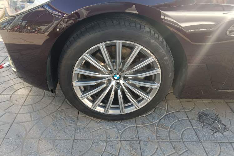 Used BMW 6 Series GT 2018 630i Luxury Design Package Left Front Wheel Hub
