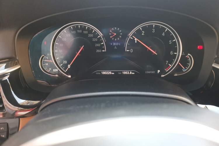 Used BMW 6 Series GT 2018 630i M Sport Package Odometer Close Up