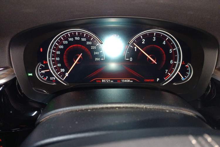Used BMW 6 Series GT 2018 630i Luxury Design Package Odometer Close Up