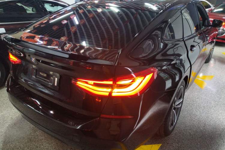 Used BMW 6 Series GT 2018 630i M Sport Package Rear Right 45 Deg