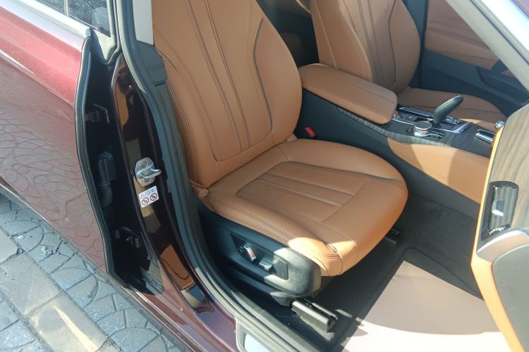 Used BMW 6 Series GT 2018 630i Luxury Design Package Right Front Seat