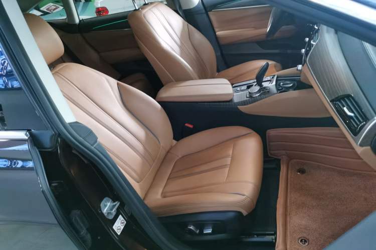 Used BMW 6 Series GT 2018 630i Luxury Design Package Right Front Seat