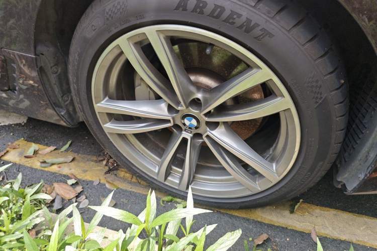 Used BMW 6 Series GT 2018 630i M Sport Package Right Front Wheel Hub