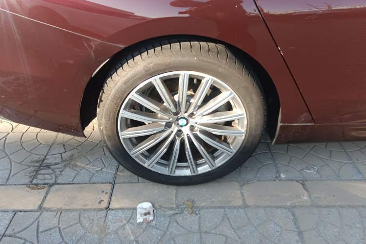 Used BMW 6 Series GT 2018 630i Luxury Design Package Right Rear Wheel Hub