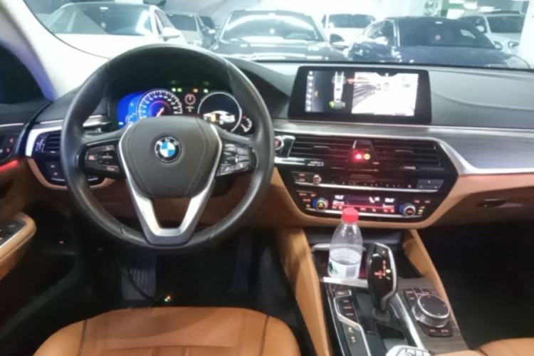 Used BMW 6 Series GT 2018 630i Luxury Design Package Steering Wheel