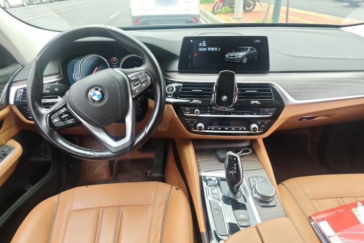 Used BMW 6 Series GT 2018 630i Luxury Design Package Center Console