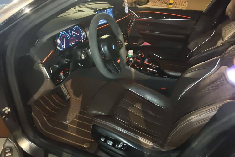 Used BMW 6 Series GT 2018 640i xDrive M Sport Package Interior 3