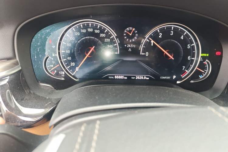 Used BMW 6 Series GT 2018 630i Luxury Design Package Odometer Close Up
