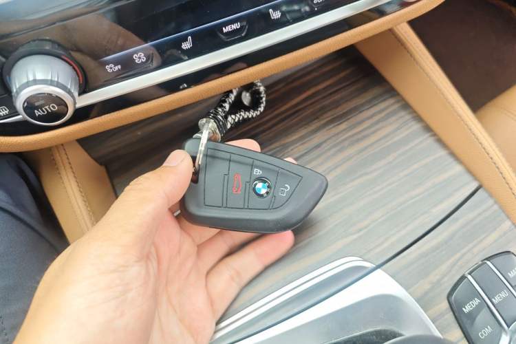 Used BMW 6 Series GT 2018 630i Luxury Design Package Vehicle Key