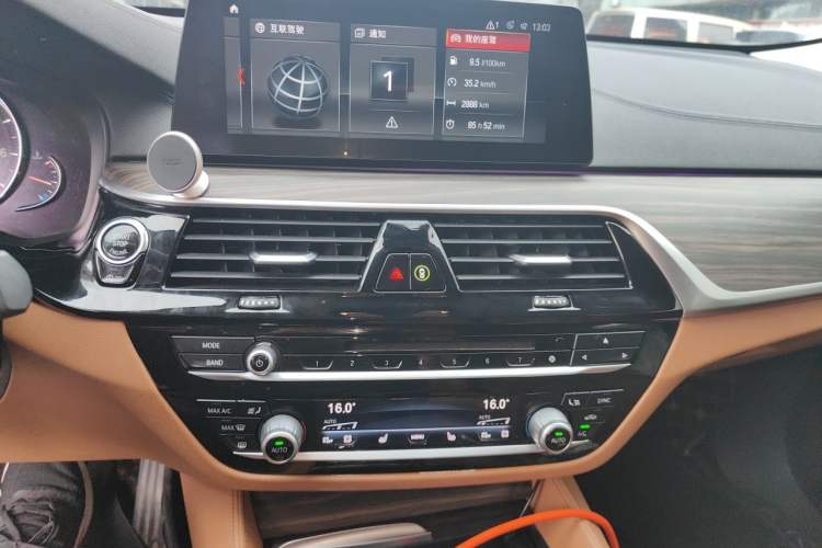 Used BMW 6 Series GT 2018 630i Luxury Design Package Audio And AC Panel