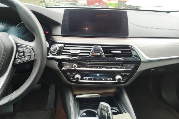 Used BMW 6 Series GT 2018 630i Luxury Design Package Audio And AC Panel