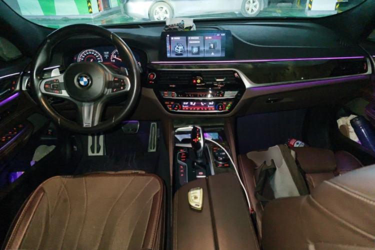 Used BMW 6 Series GT 2018 640i xDrive M Sport Package Center Console