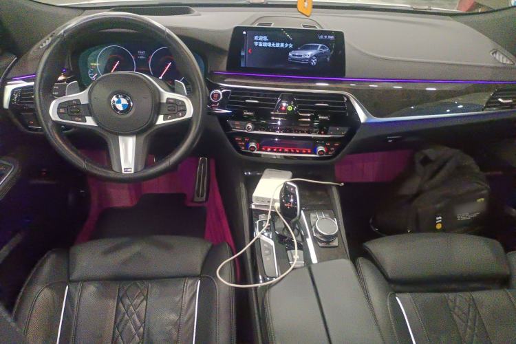 Used BMW 6 Series GT 2018 640i xDrive M Sport Package Center Console
