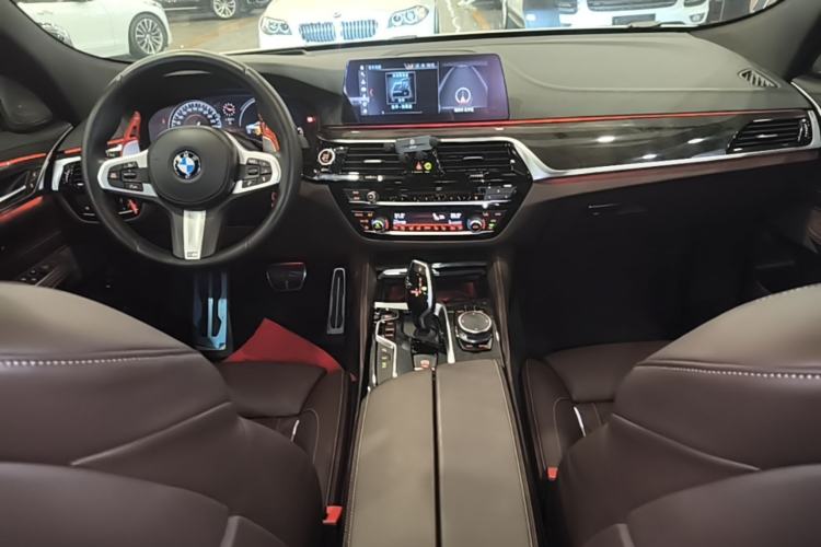 Used BMW 6 Series GT 2018 640i xDrive M Sport Package Center Console