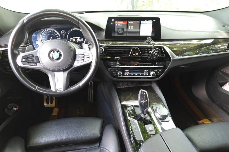 Used BMW 6 Series GT 2018 630i Luxury Design Package Center Console
