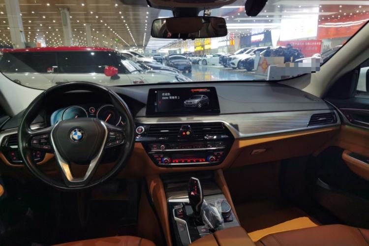 Used BMW 6 Series GT 2018 630i Luxury Design Package Center Console