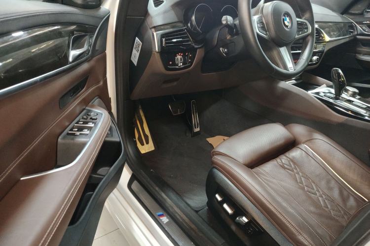 Used BMW 6 Series GT 2018 640i xDrive M Sport Package Driver Seat