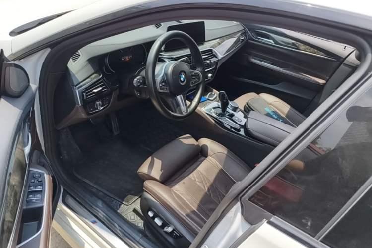 Used BMW 6 Series GT 2018 640i xDrive M Sport Package Driver Seat